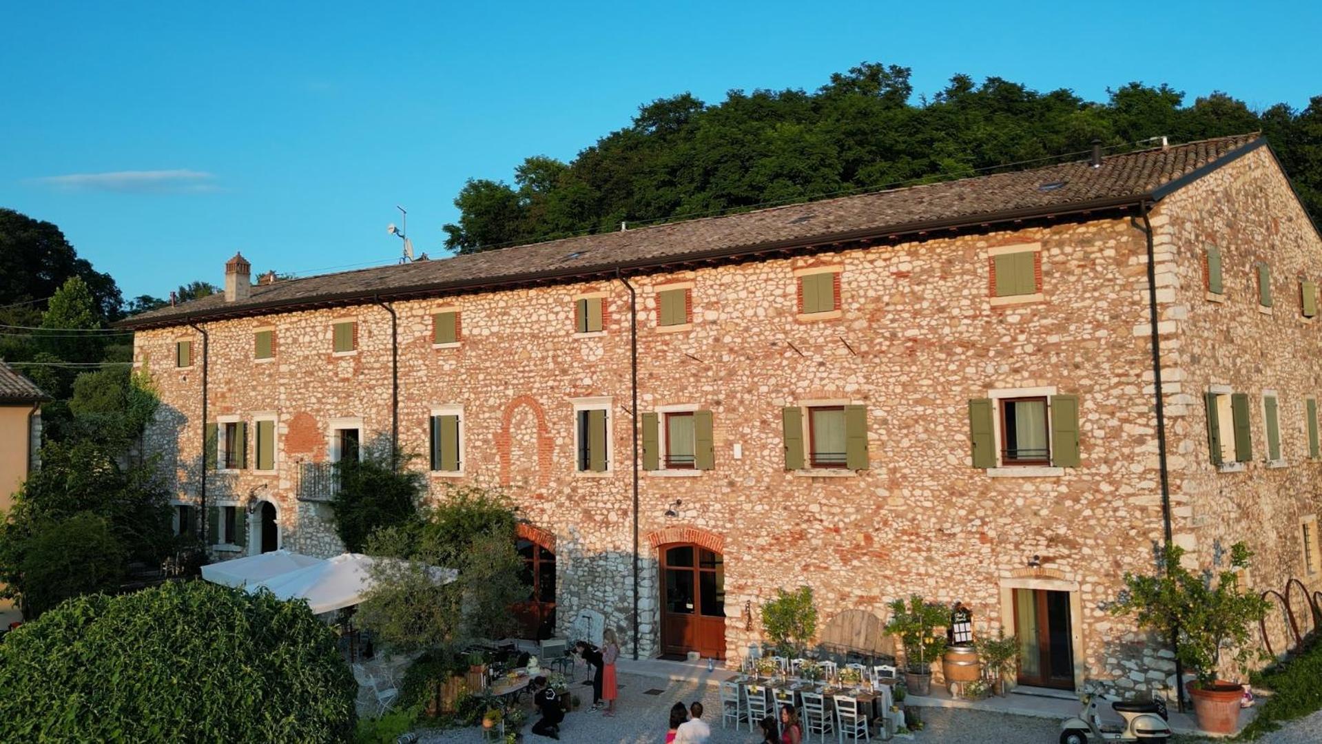Corte Castello Affi Luaran gambar
